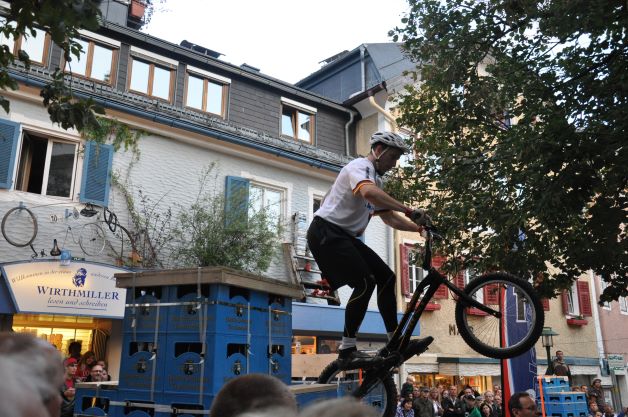 vor der Buchhandlung
